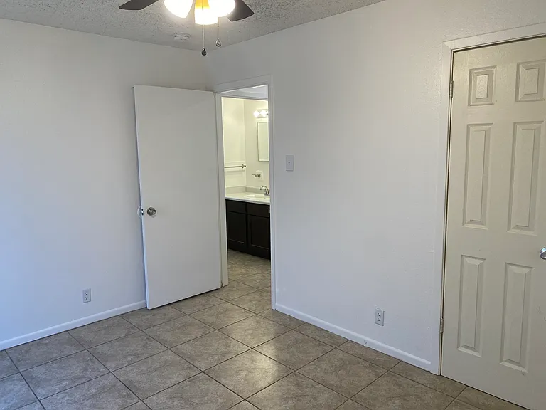 1309 Paisano Pl — Photo 5