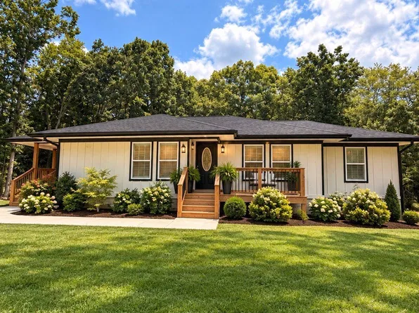 4092 Leach Rd, Gainesville, GA 30506