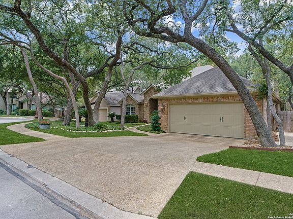 2nd image of 2323 Blackoak Bend