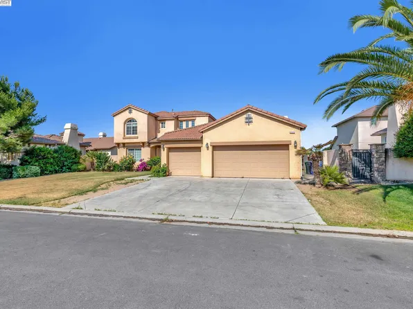 8405 Lake Shore Dr, Chowchilla, CA 93610