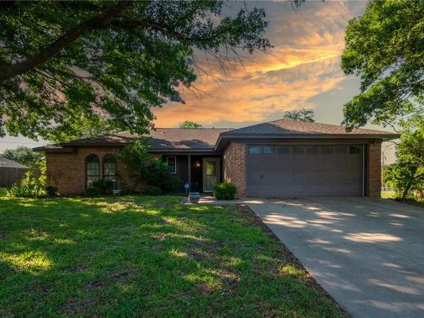 600 Aspen Incline Dr, Hewitt, TX 76643