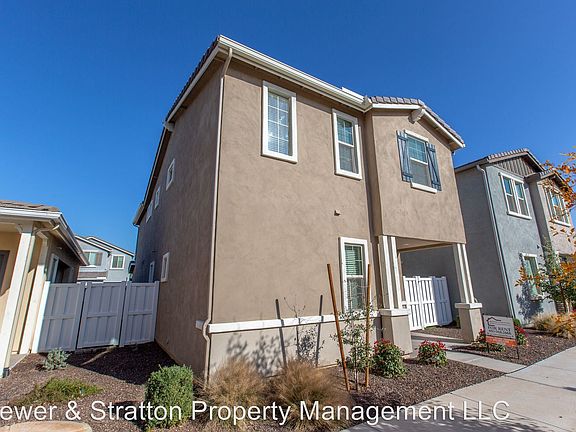 3rd image of 3795 E Robert St