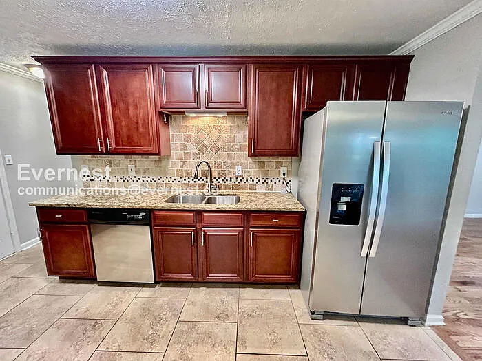 655 S Preston Ct — Photo 5