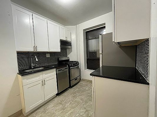 1st image of 226 E 83rd St APT 28