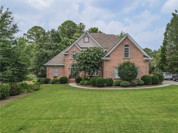 202 Turnberry Cir, Carrollton, GA 30116