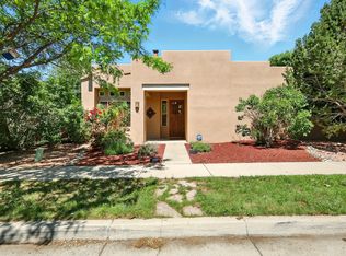 29 Brilliant Sky Dr, Santa Fe, NM 87508