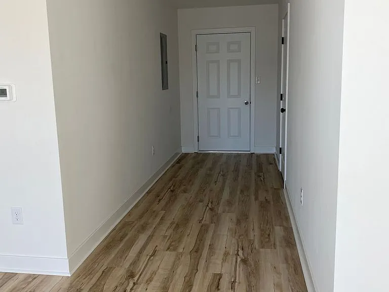 44 Yale Ave — Photo 34