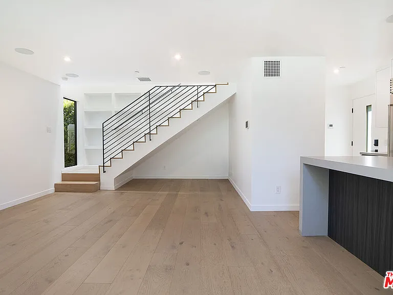 1813 Penmar Ave — Photo 10
