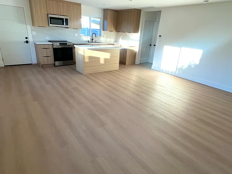 7724 Kyle St — Photo 7