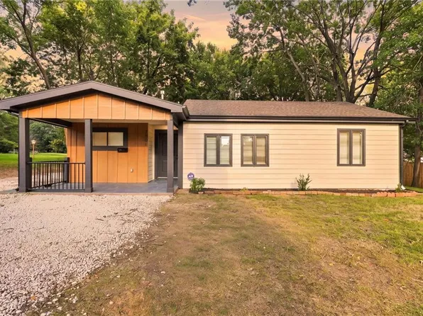 7001 Raytown Rd, Raytown, MO 64133