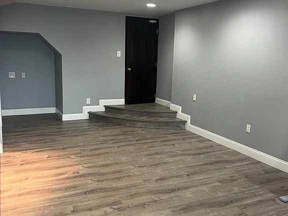 4th image of 206 Alta Loma Ave #A