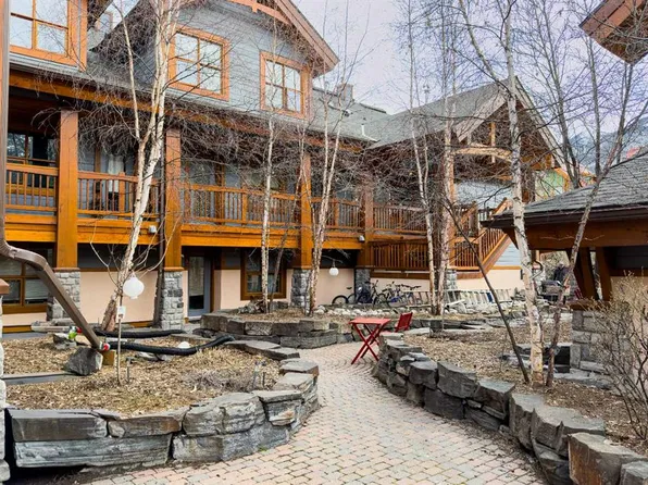 404 SW Marten St #207, Banff, AB T1L 0A1