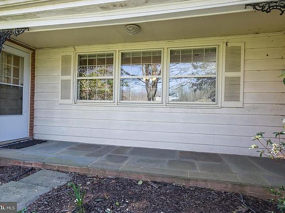4th image of 6907 Lupine Ln