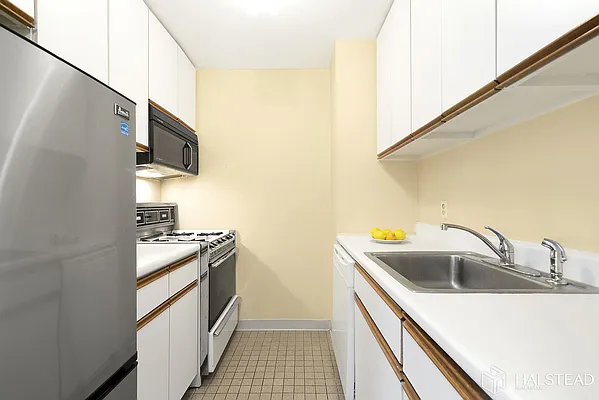 Rented by Halstead Real Estate | media 4