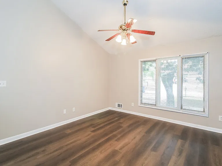 2112 Golfview Dr SE — Photo 6