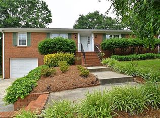 2712 Winslow Ln, Winston Salem, NC 27103
