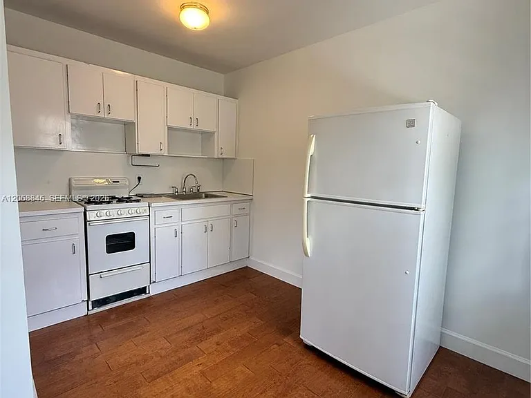 1616 Michigan Ave #15 — Photo 6