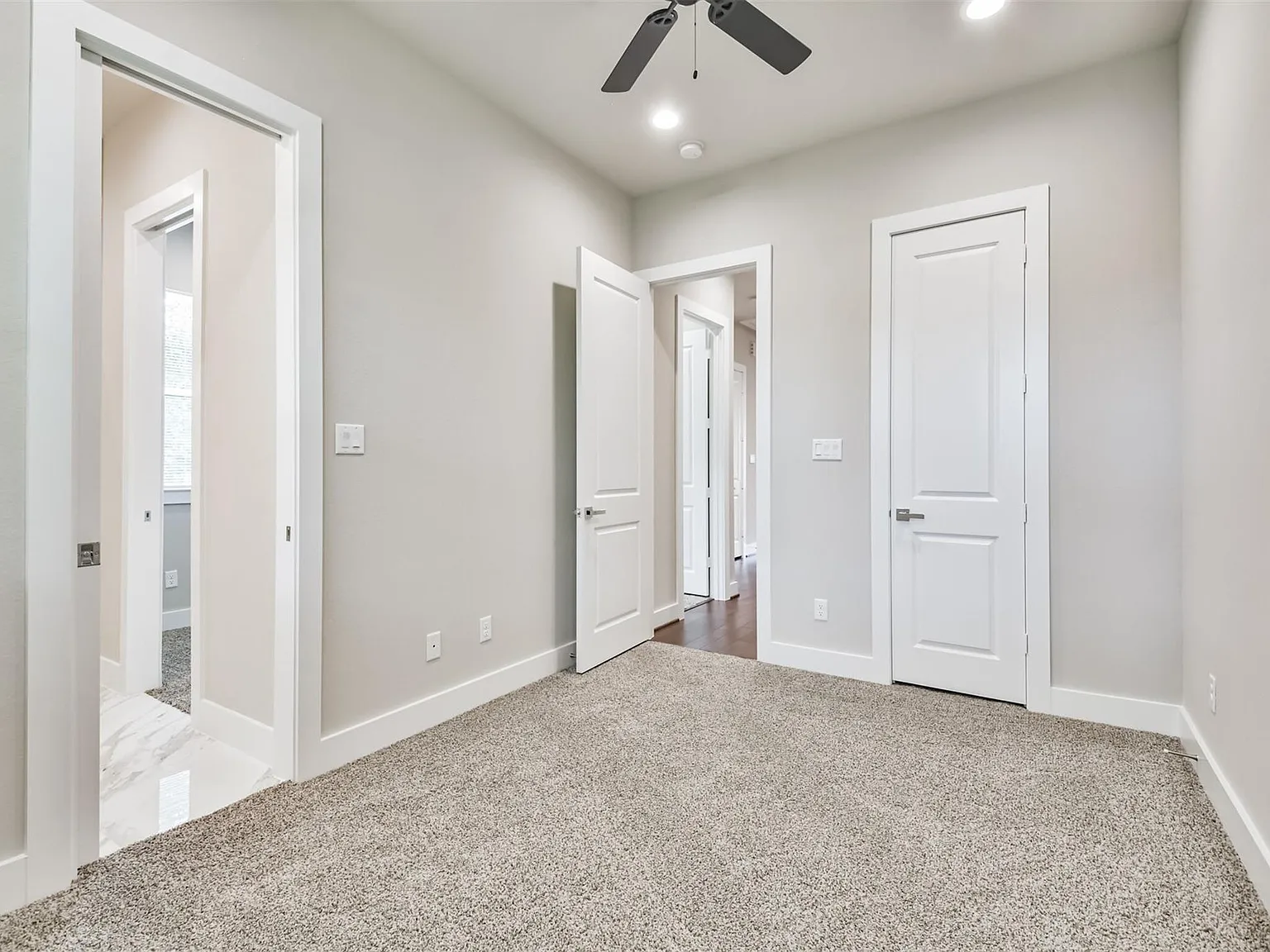 3 bed, 2.5 bath, 1925 sqft, $2,450 — Photo 4