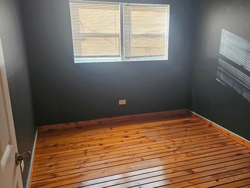 2nd image of 6412 S Loomis Blvd #1R