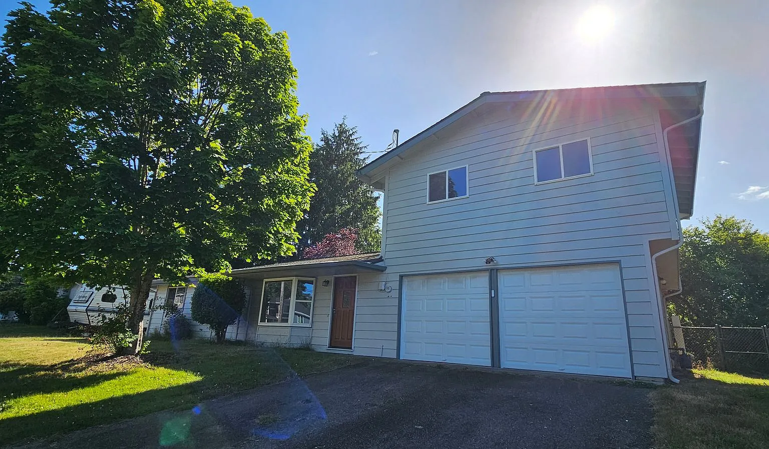 Multi-level home — Photo 1