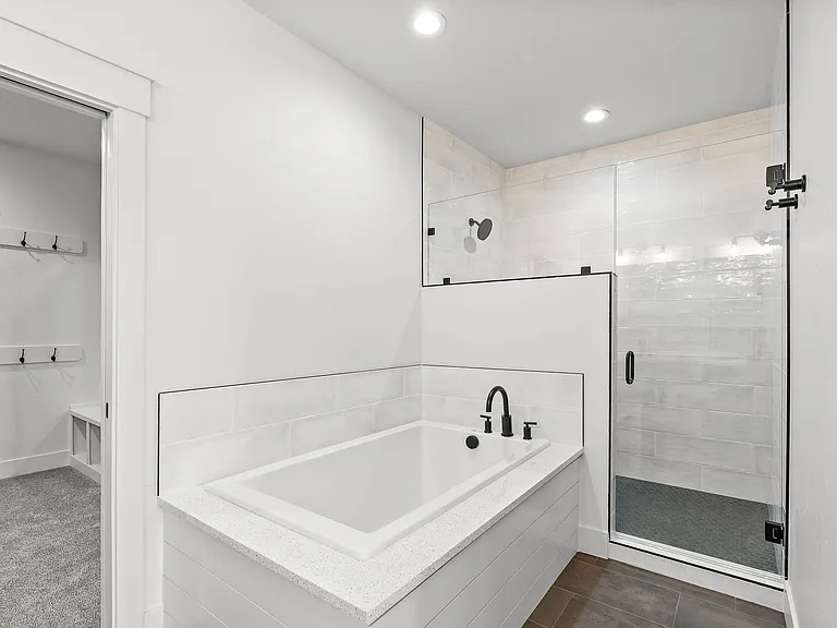 2490 W Iron Coop St #1 — Photo 8