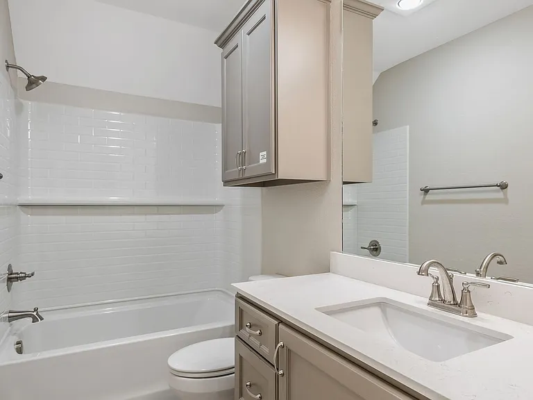 Omen Hill Villas- ASK ABOUT OUR SPRING MOVE- IN SPECIAL TODAY! — Photo 9