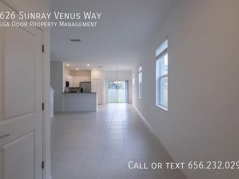2626 Sunray Venus Way — Photo 4