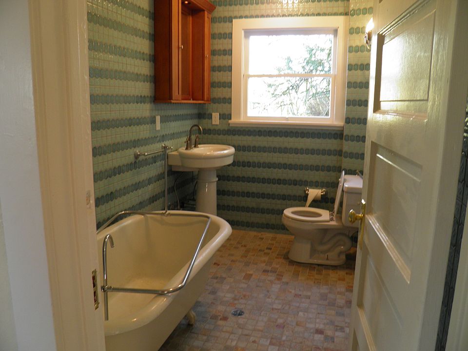 Upstairs Bathroom