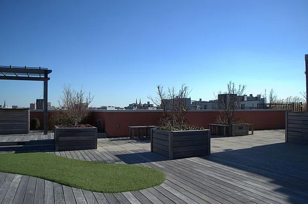 Rented by Loom Group | media 39