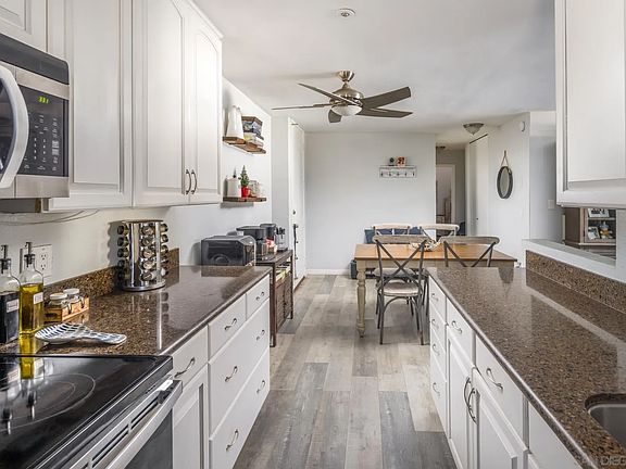 2nd image of 6333 La Jolla Blvd Unit 170