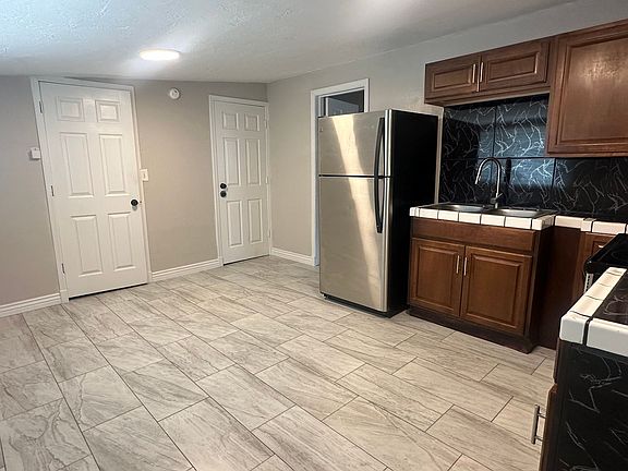 4th image of 5820 N 35th Ave Unit A-b