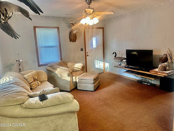 2nd image of 2221 Evergreen St