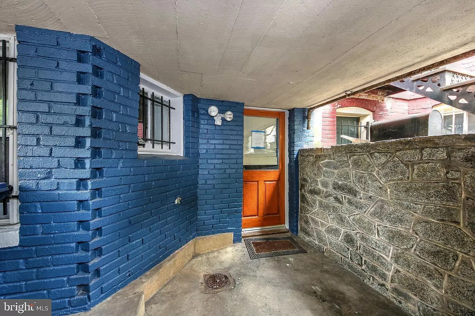 Studio, 750 sqft, $1,750 — Photo 2