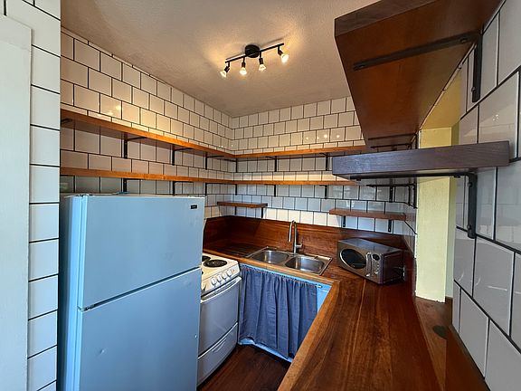 5th image of 1809 S Duluth Ave
