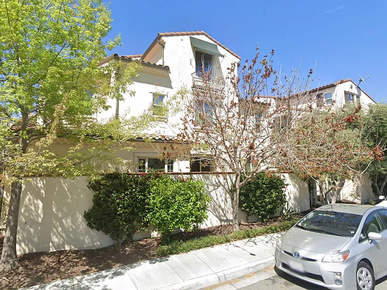 96 Bates Ln — Photo 1