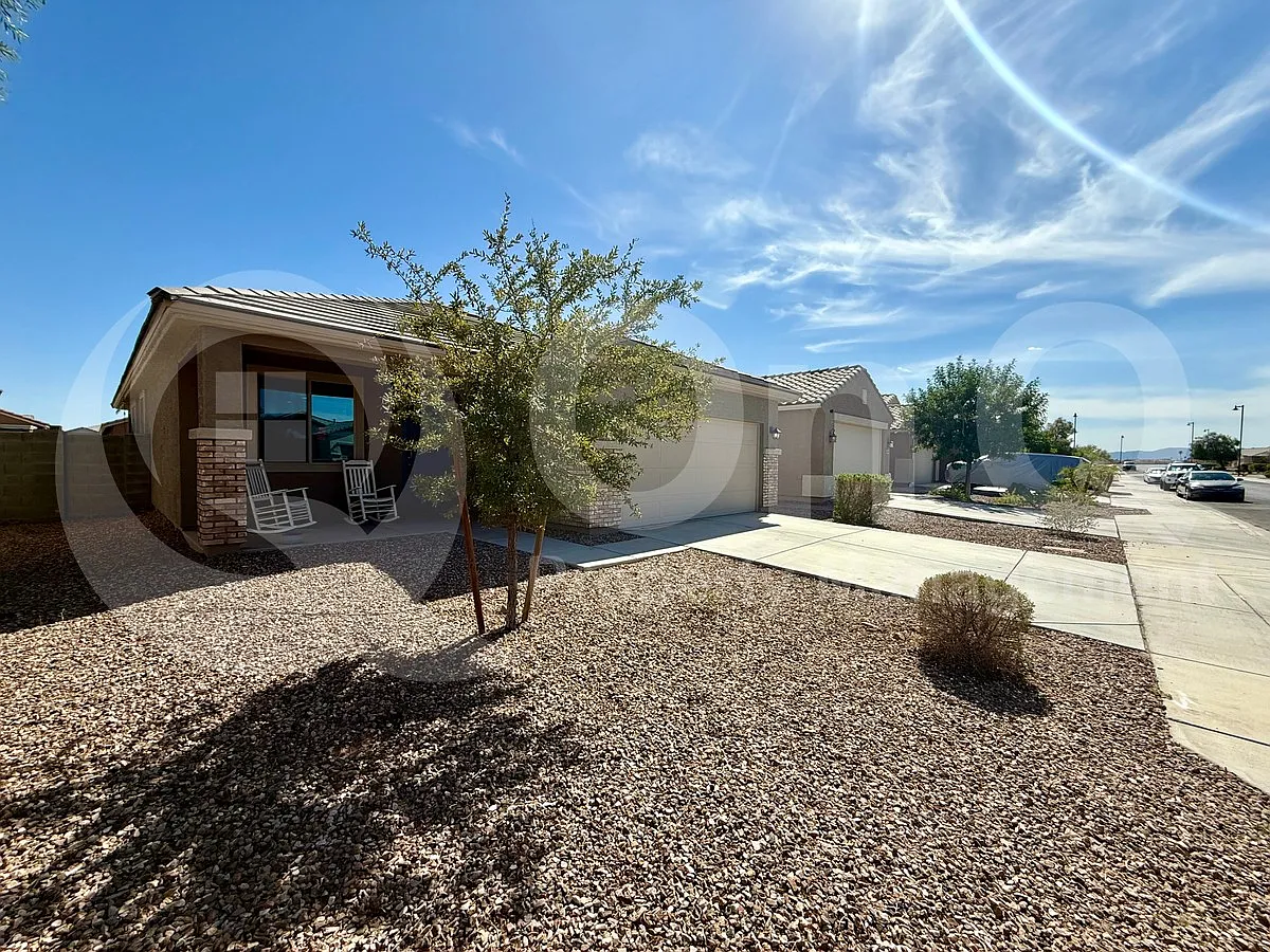 3 bed, 2.0 bath, 1460 sqft, $1,825 — Photo 3