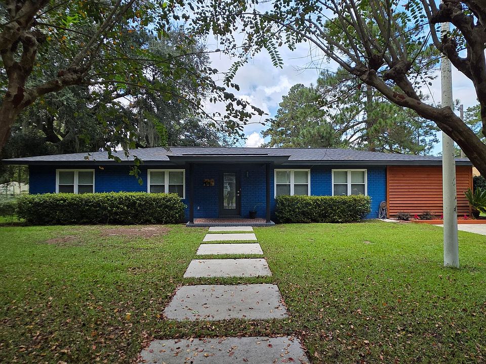 1st image of 145 Lewis Dr
