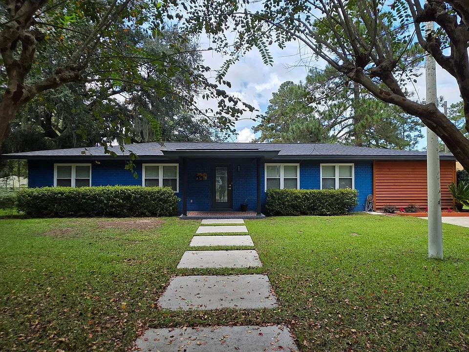 145 Lewis Dr