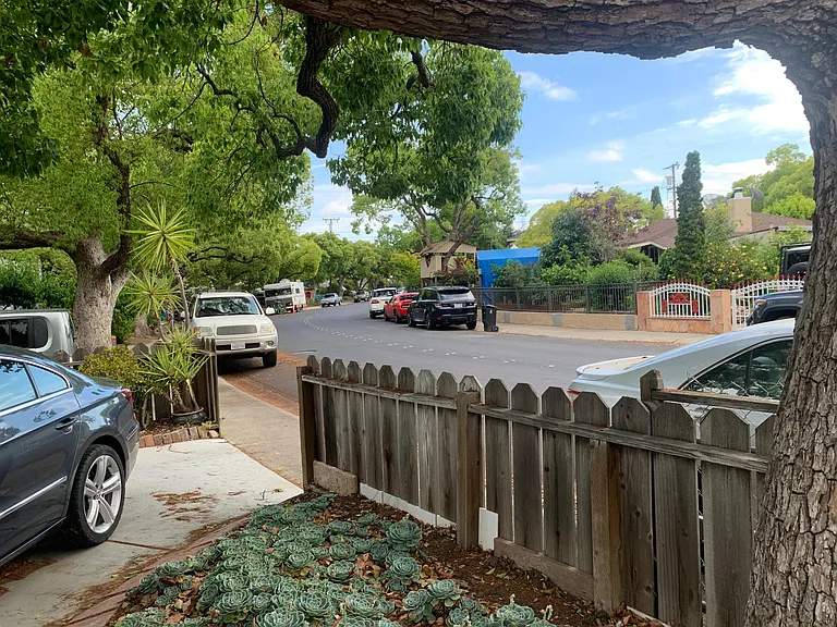 Flynn Ave — Photo 8