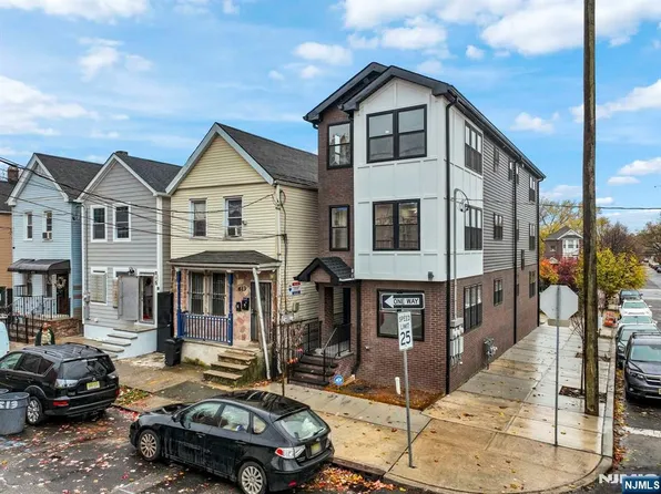 613 S 18th St, Newark, NJ 07103