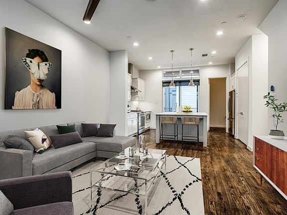 4th image of 2200 Bennett Ave #405