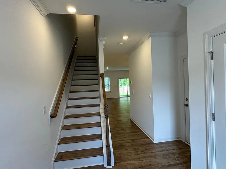 8815 Malmesbury Ln — Photo 9