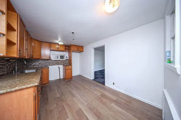 Sold by Momentum Real Estate LLC | media 22