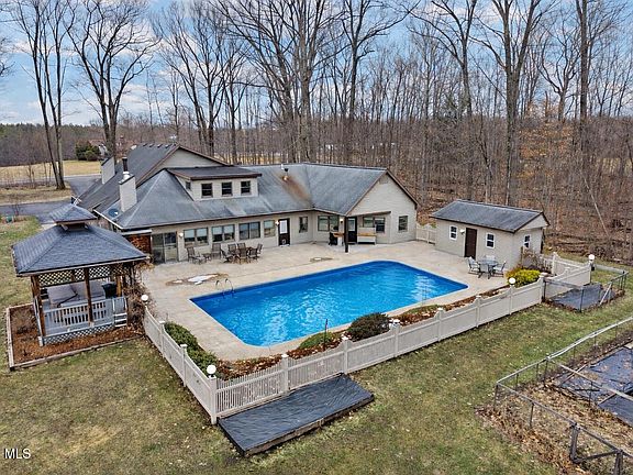 3rd image of 3530 Galway Road