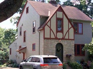 1002 S Cassingham Rd, Bexley, OH 43209