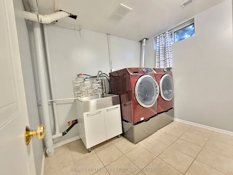 1247 Huron St — Photo 17