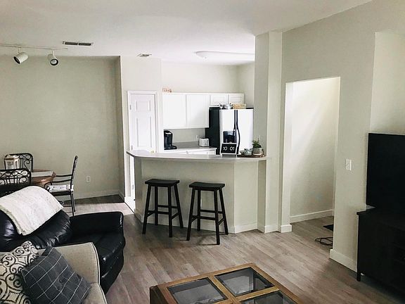 3rd image of 13703 RICHMOND PARK Drive #1701