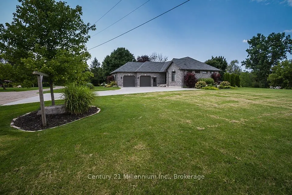 5 bed, $2,900 — Photo 2