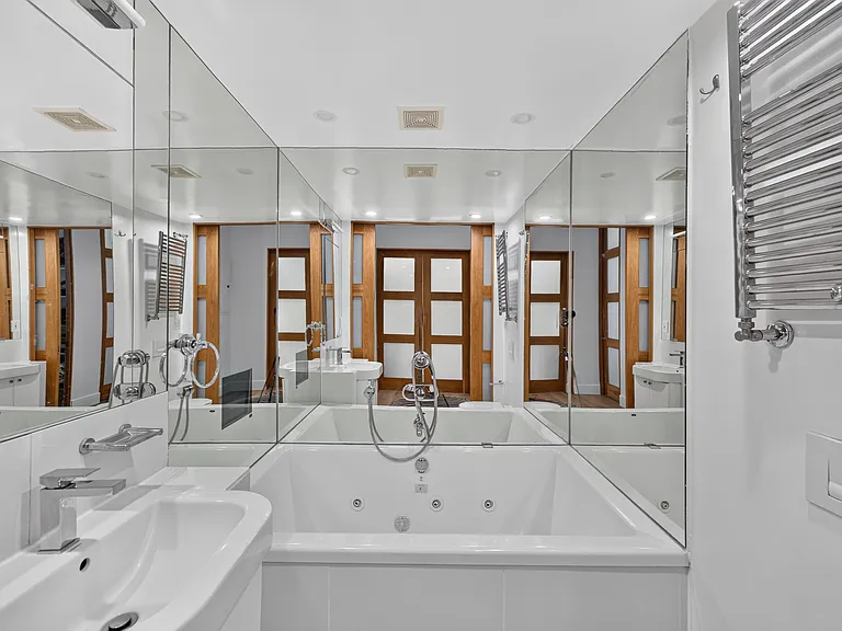221 W 13th St #PARLOR — Photo 5