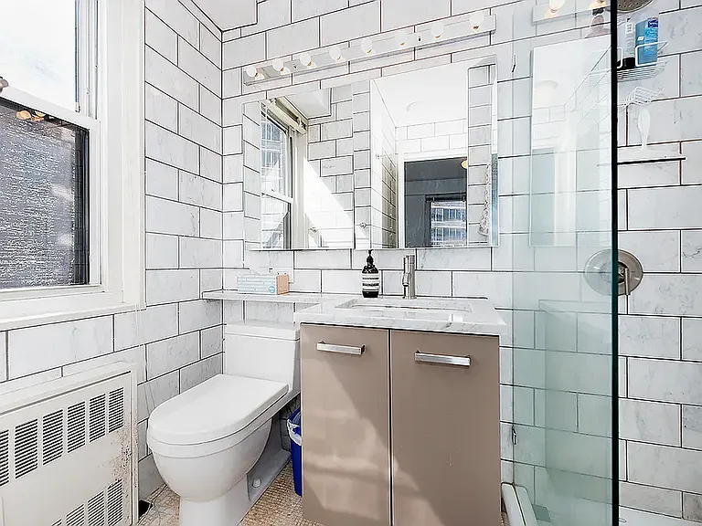 400 E 54th St #15G — Photo 5